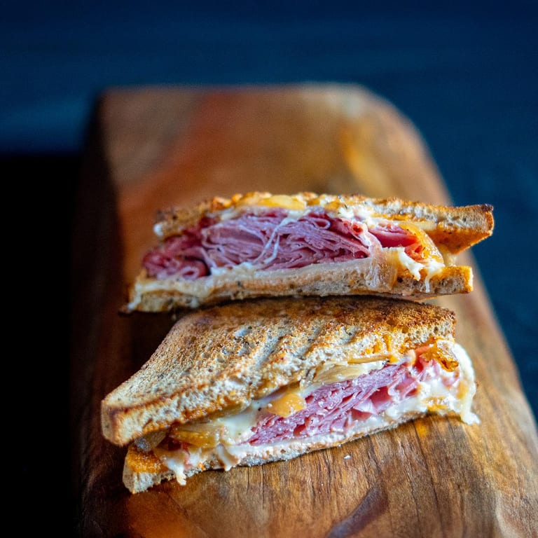 Convenient Takeout Options for Deli and Italian Fare